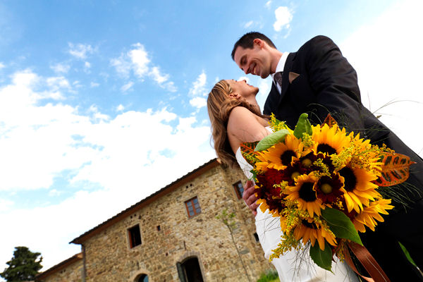 Here is another wedding in Tuscany that looks simply stunning